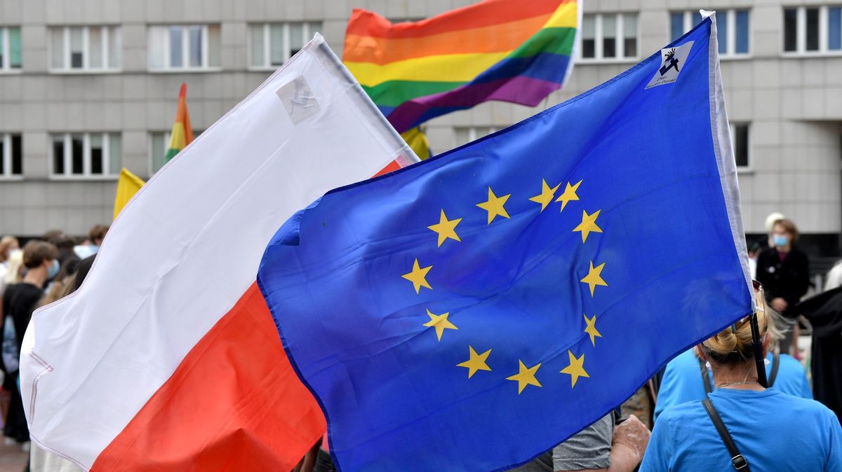 Prohlásili se za LGBT-free zónu, penězům z EU mohou jen zamávat
